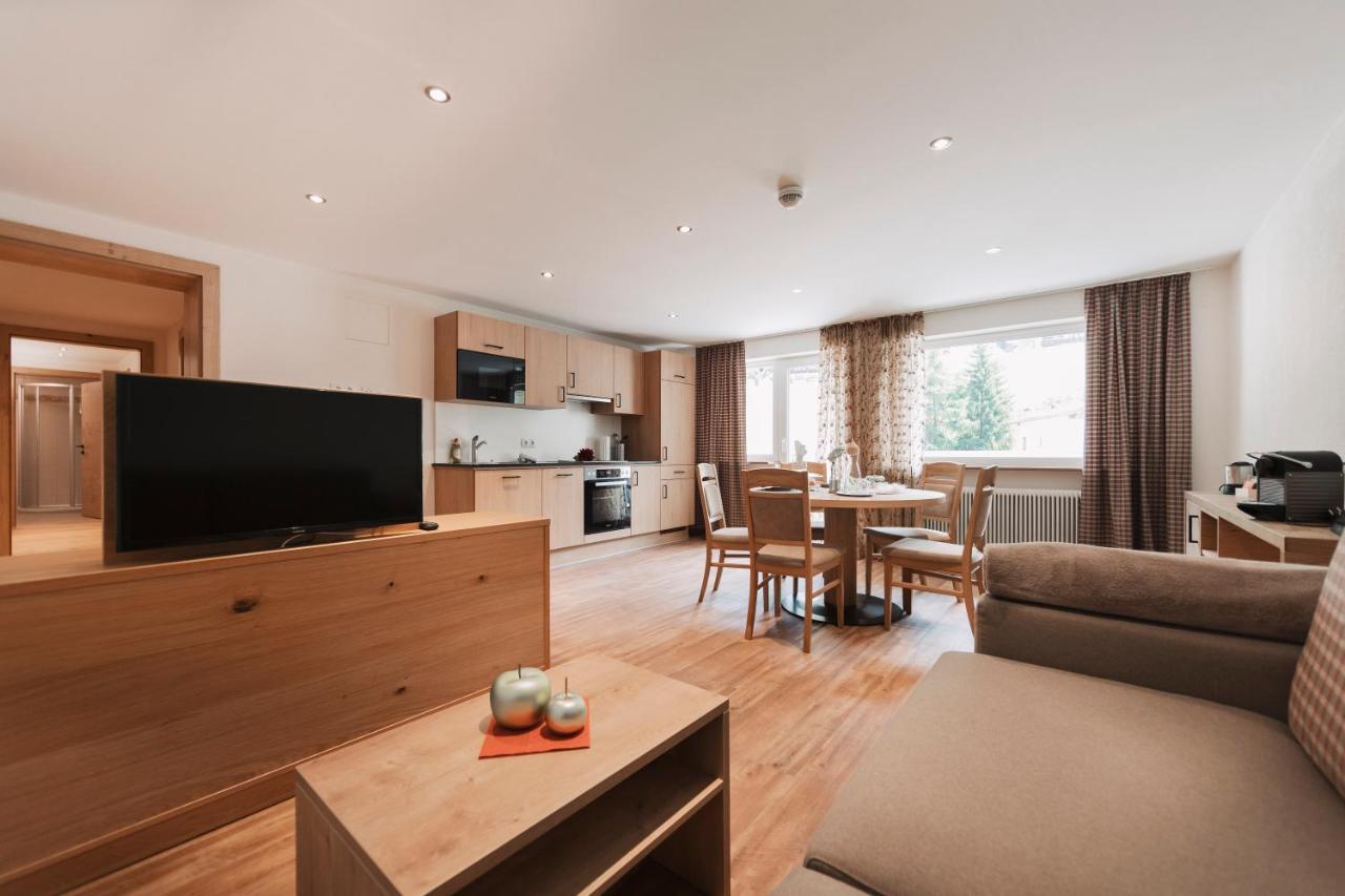 Wellness Aparthotel Panorama Alpin - Ferienwohnungen Jerzens Im Pitztal ภายนอก รูปภาพ