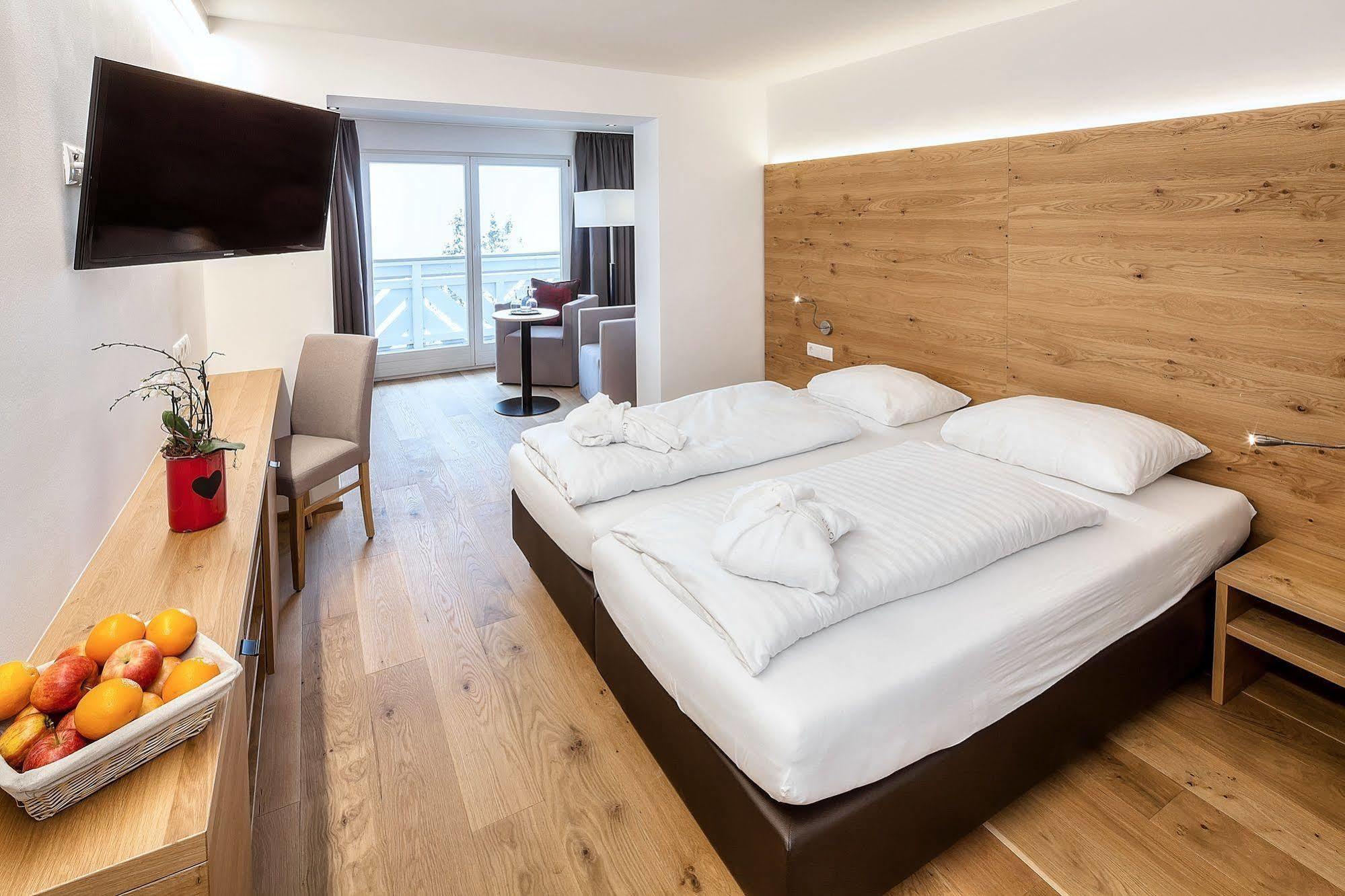 Wellness Aparthotel Panorama Alpin - Ferienwohnungen Jerzens Im Pitztal ภายนอก รูปภาพ